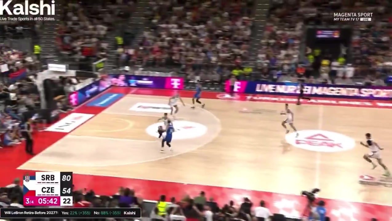 leyu global-这胖子的想象力不得了~约基奇又献天秀传球 空中单手往后甩传队友