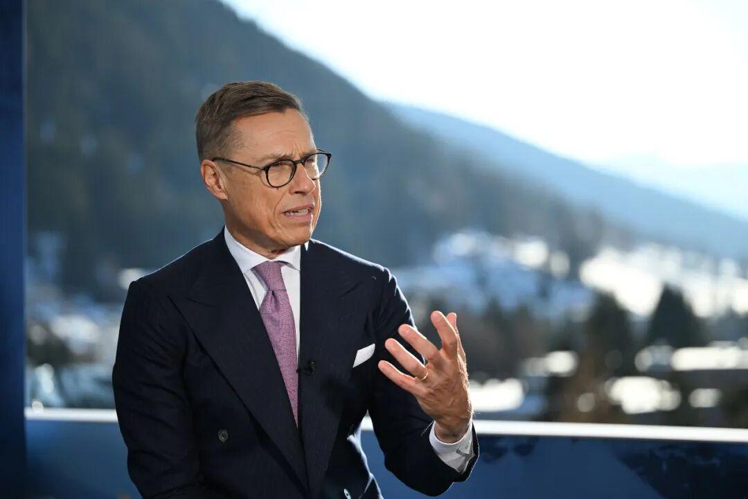 乐鱼集团-芬兰总统“出招”：邀特朗普蒸桑拿，帮助解决格陵兰岛的复杂局势；他曾将特朗普与泽连斯基的争吵比作婚姻中的争执，呼吁双方回到谈判桌前