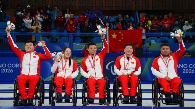 中国轮椅冰壶队：带着坚守与热爱，再启新征程｜米兰冬残奥会特别报道